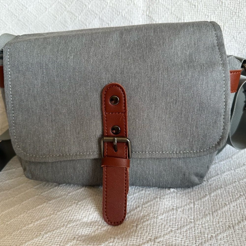 Camera Shoulder Bag - Picture 2 of 7